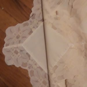 Formal, fine dining table cloth